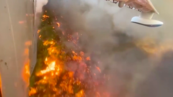 Aviones rusos ayudan a combatir incendios forestales en Turquía - Sputnik Mundo
