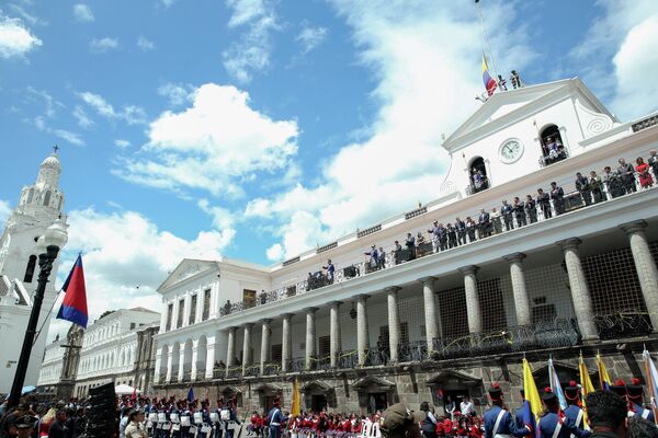 El Palacio de Gobierno o Palacio Carondelet es la sede del Gobierno de Ecuador y residencia oficial de su presidente. Está ubicado en el centro histórico de Quito, capital nacional. Junto con sus anexos, ocupa un área de 6.400 metros cuadrados. - Sputnik Mundo