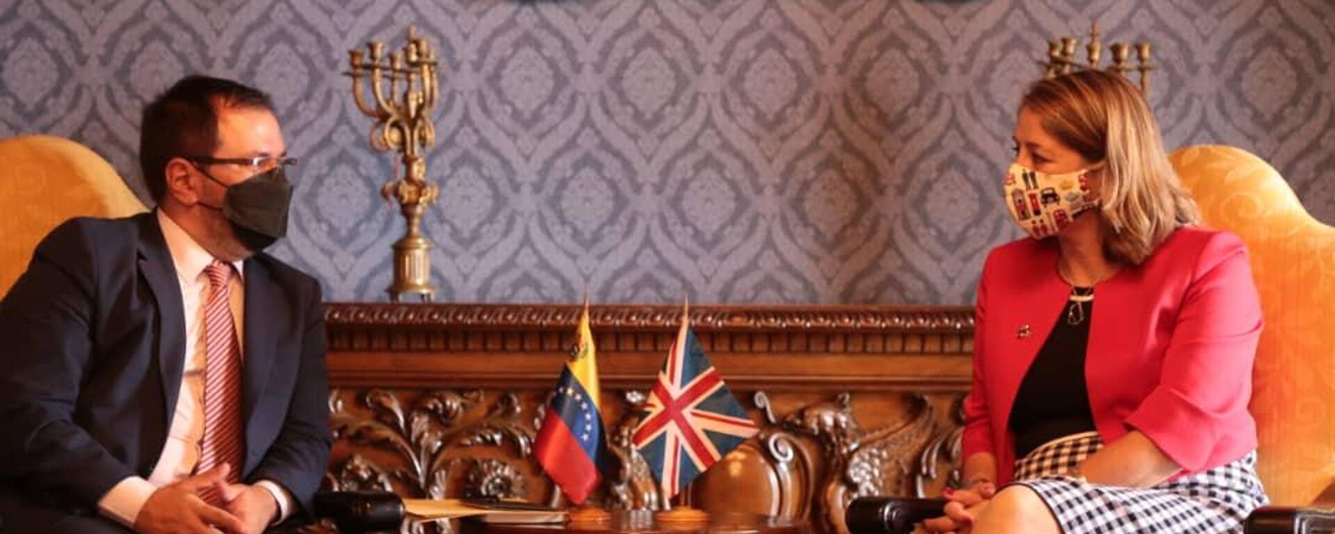 El viceministro venezolano para Europa, Yván Gil, junto a la nueva Encargada de Negocios británica en Caracas, Rebecca Buckingham  - Sputnik Mundo, 1920, 06.08.2021