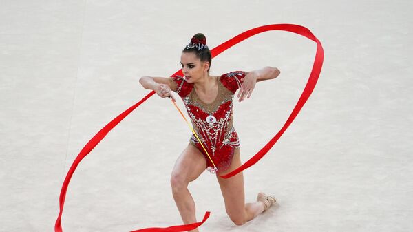 Dina Avérina, gimnasta rusa  - Sputnik Mundo