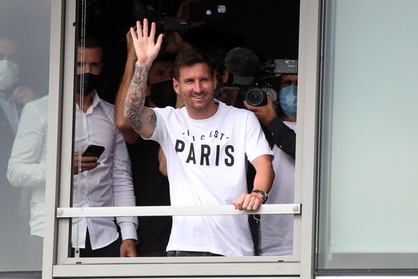 Lionel Messi llega a París para unirse al Paris St Germain (PSG) - Sputnik Mundo