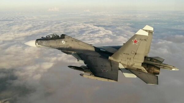 Un Su-30, caza ruso - Sputnik Mundo