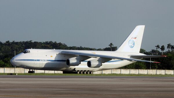 Avión AN-124, que trasladó a Cuba ayuda humanitaria desde Rusia - Sputnik Mundo