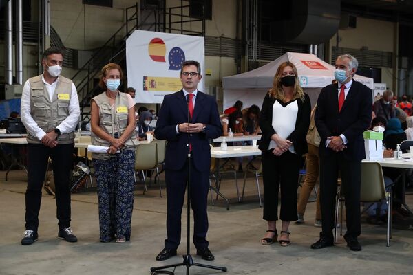 La llegada del segundo avión con los colaboradores del Gobierno español en Afganistán La llegada del segundo avión con los colaboradores del Gobierno español en Afganistán - Sputnik Mundo