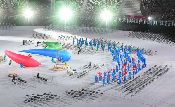 Unas horas antes de la inauguración de los Juegos Paralímpicos, en el parque tokiota de Yoyogi tuvo lugar la ceremonia de clausura del relevo de la antorcha paralímpica. - Sputnik Mundo