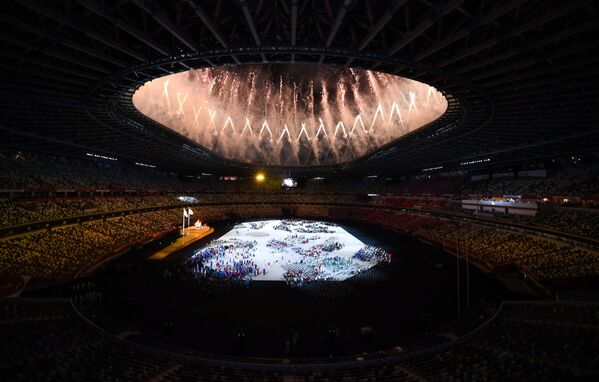 Fuegos artificiales en la ceremonia de apertura de los Juegos Paralímpicos 2020. - Sputnik Mundo