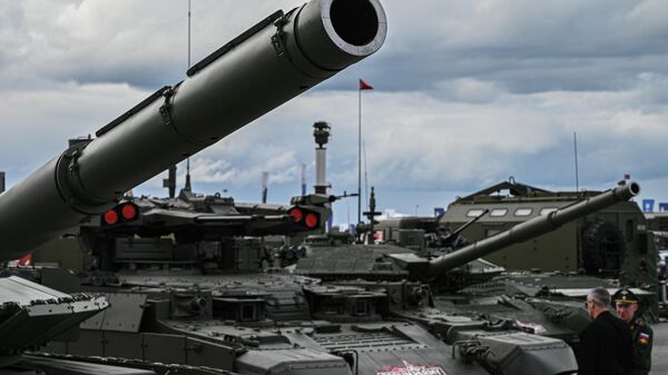 Tanques en la feria internacional de defensa Army 2021 - Sputnik Mundo