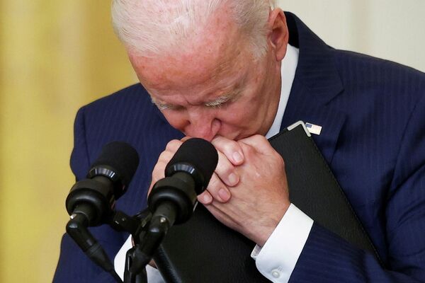 El presidente de EEUU, Joe Biden, ofrece un discurso luego del mortífero ataque terrorista en el aeropuerto de Kabul. El presidente de EEUU, Joe Biden, ofrece un discurso luego del mortífero ataque terrorista en el aeropuerto de Kabul. - Sputnik Mundo