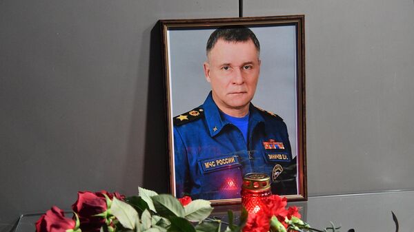 Homenaje al ministro de Emergencias de Rusia, Evgueni Zínichev - Sputnik Mundo