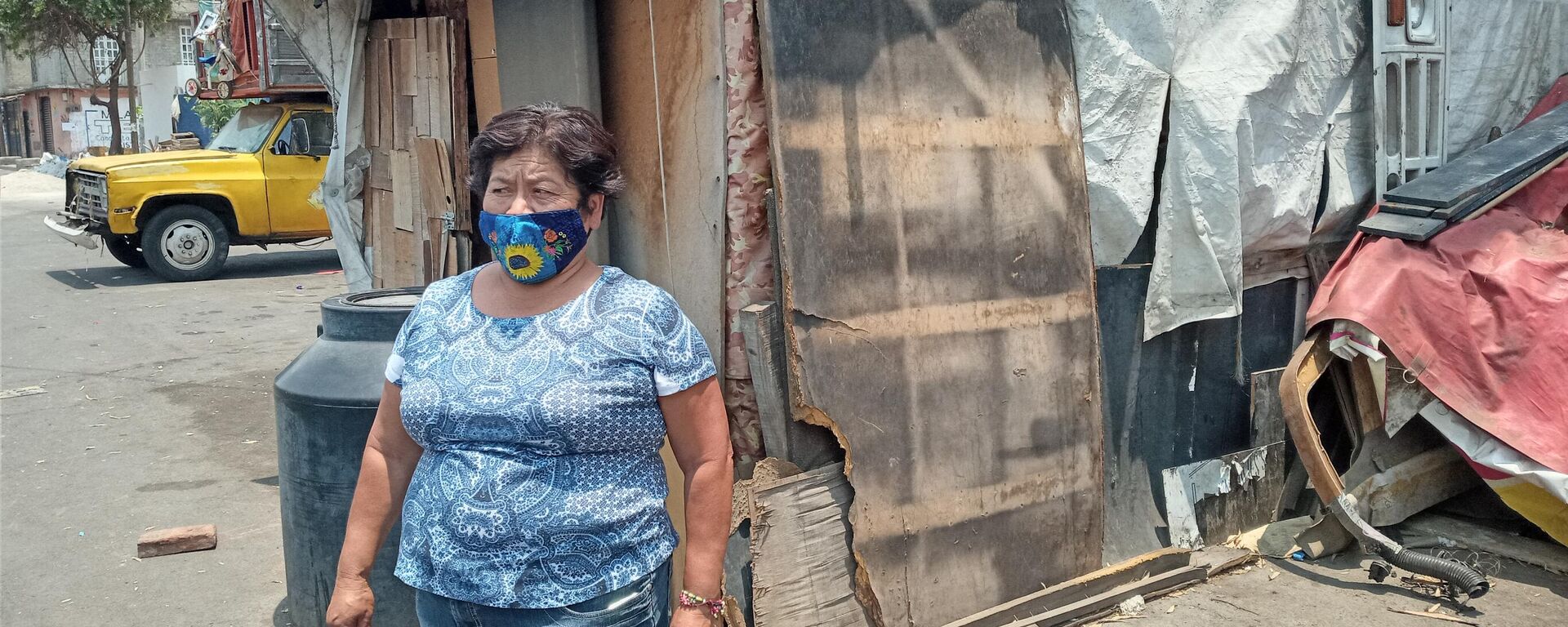 Luisa Aguirre damnificada del sismo de 2017 posa para foto, sigue sin poder volver a casa - Sputnik Mundo, 1920, 19.09.2021