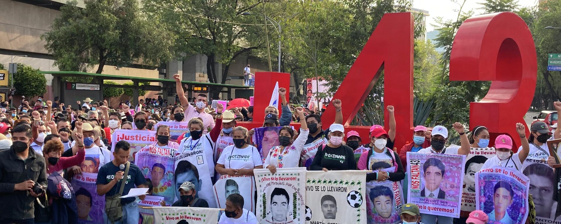 Manifestación por el séptimo aniversario de la desaparición de los 43 estudiantes de Ayotzinapa - Sputnik Mundo, 1920, 24.09.2022
