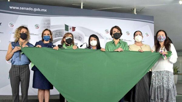 Senadoras mexicanas impulsan aborto - Sputnik Mundo