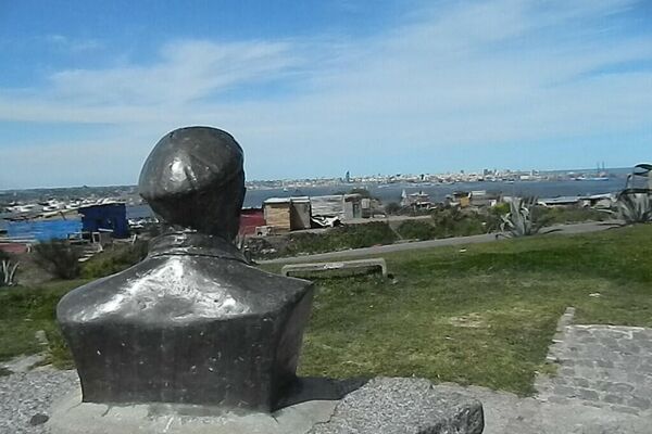 Busto del Che Guevara con vista a la bahía de Montevideo, Uruguay. - Sputnik Mundo