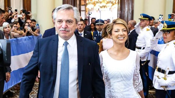 El presidente de Argentina, Alberto Fernández, y su pareja Fabiola Yáñez - Sputnik Mundo