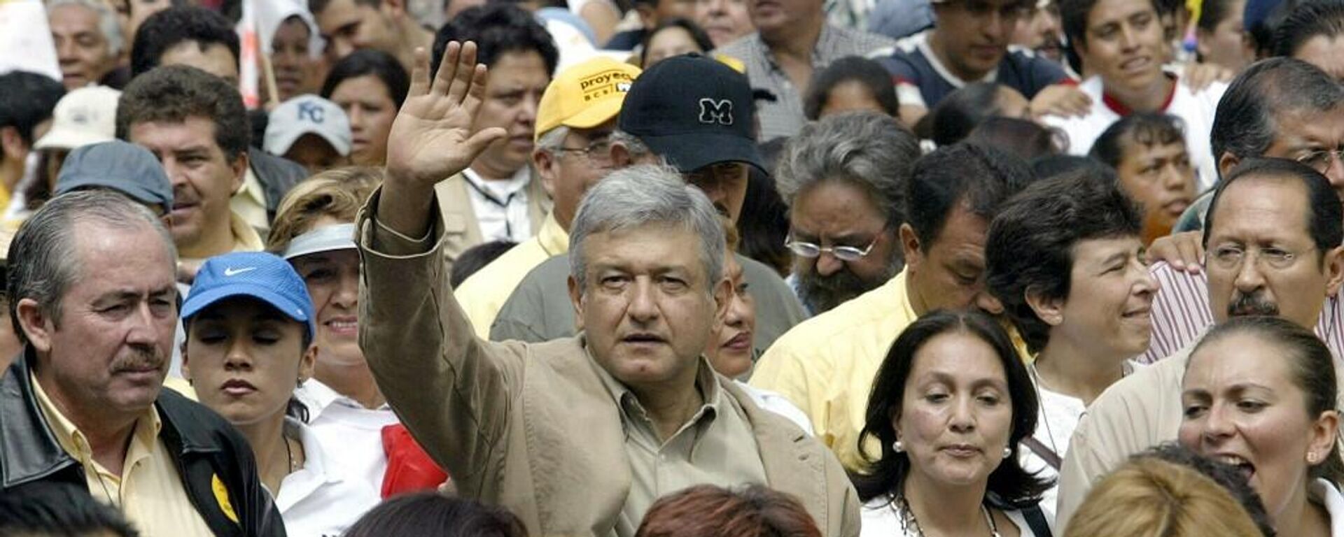 Andrés Manuel López Obrador fue desaforado en 2005  - Sputnik Mundo, 1920, 21.10.2021