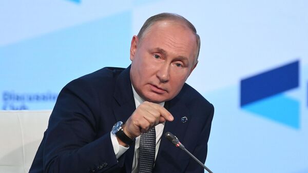Vladímir Putin, presidente de Rusia, durante su intervención en el Club Internacional Valdái en Sochi (Rusia), el 21 de octubre del 2021 - Sputnik Mundo