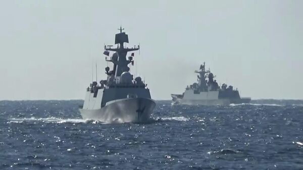 Buques de guerra de Rusia y China realizan primer patrullaje conjunto en océano Pacífico - Sputnik Mundo