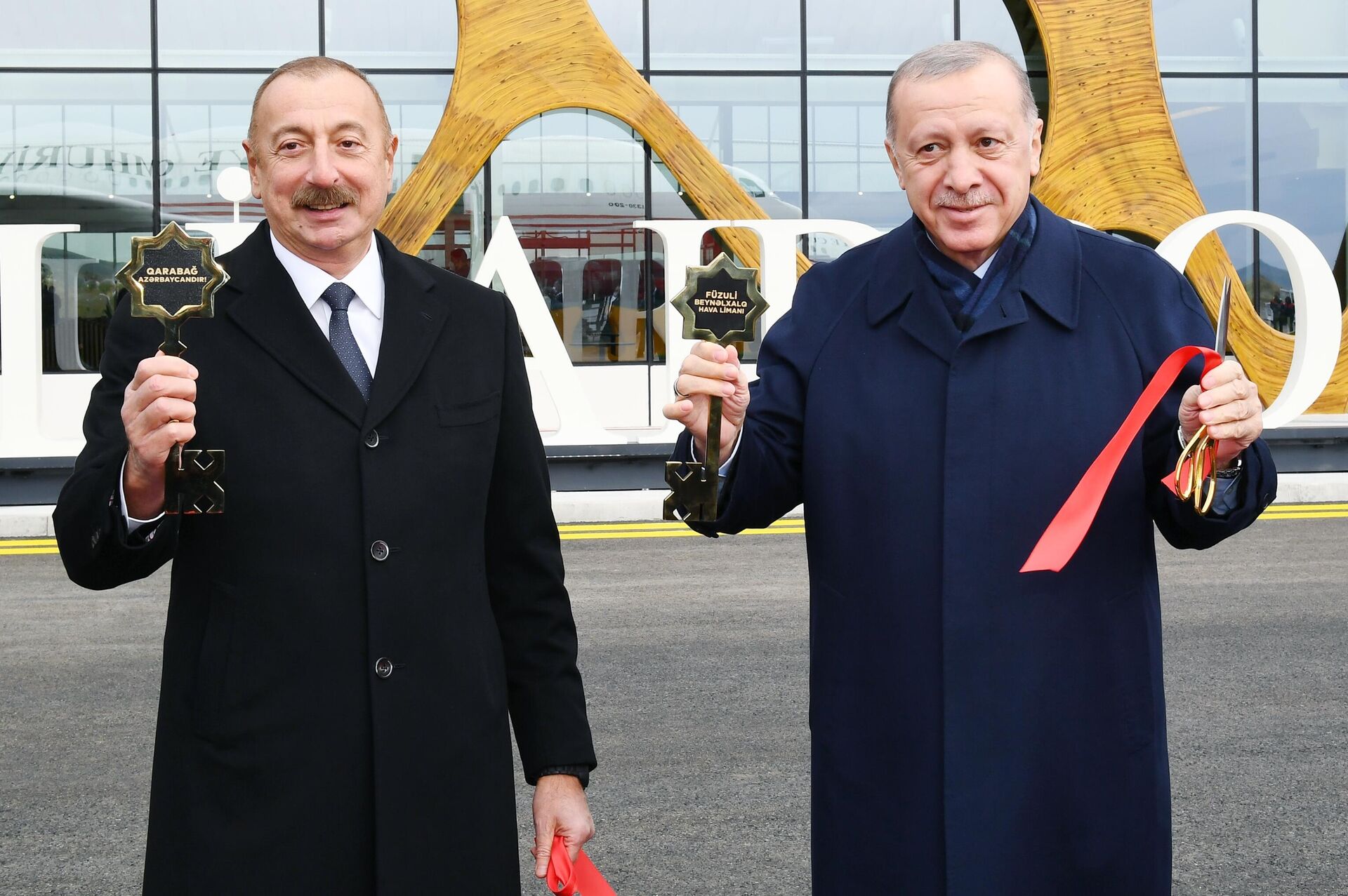  Los presidentes de Turquía y Azerbaiyán, Recep Tayyip Erdogan e Iljam Alíev, inauguraron el aeropuerto internacional de Fuzuli, en Nagorno Karabaj - Sputnik Mundo, 1920, 26.10.2021