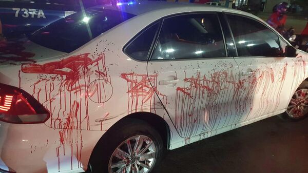 Auto lleno con sangre falsa en Sinaloa - Sputnik Mundo