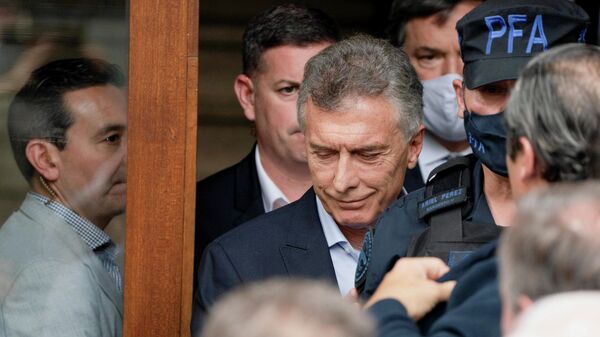El expresidente argentino Mauricio Macri saliendo del juzgado de Dolores, Buenos Aires, donde declaró por presunto espionaje - Sputnik Mundo