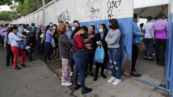 Los nicaragüenses hacen cola para votar, el 7 de noviembre de 2021 - Sputnik Mundo
