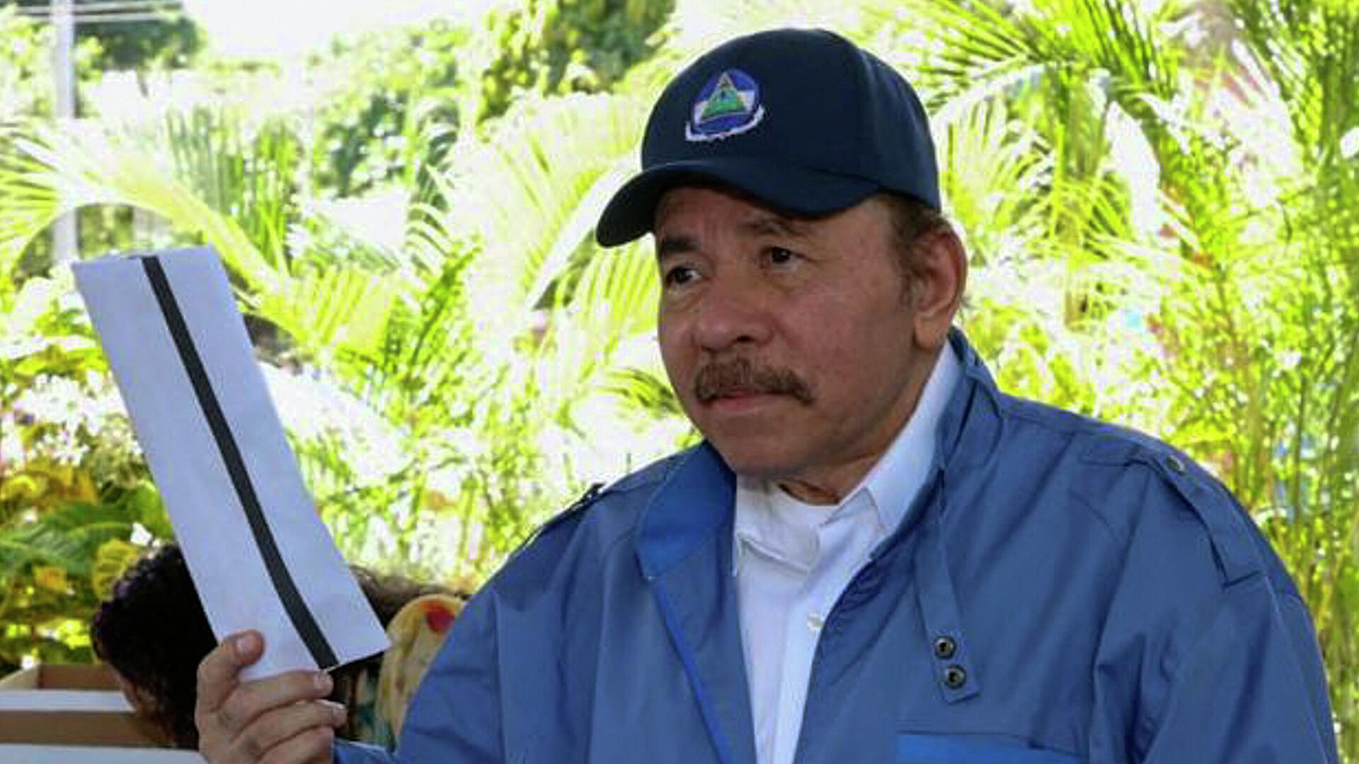 El presidente de Nicaragua, Daniel Ortega, votando en las elecciones presidenciales - Sputnik Mundo, 1920, 29.11.2021