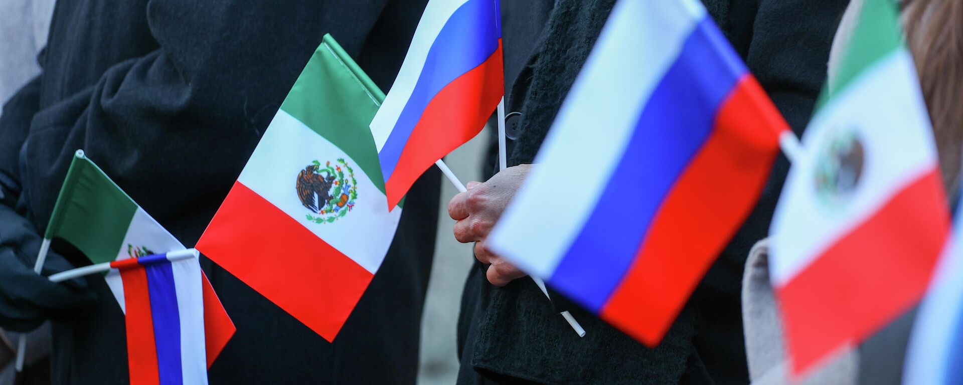 Banderas de Rusia y México  - Sputnik Mundo, 1920, 23.03.2022