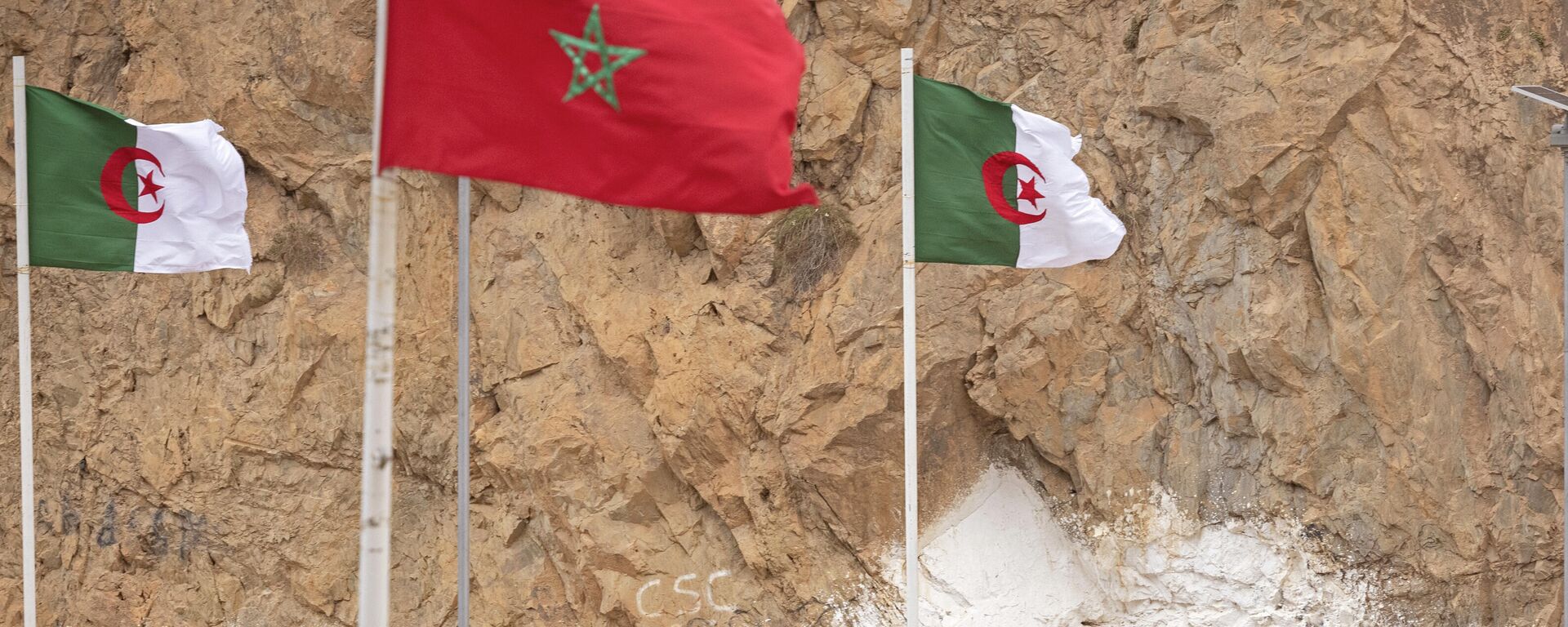 Patrullaje de guardafronteras argelinos en la región de Oujda, limítrofe con Marruecos Patrullaje de guardafronteras argelinos en la región de Oujda, limítrofe con Marruecos - Sputnik Mundo, 1920, 12.11.2021