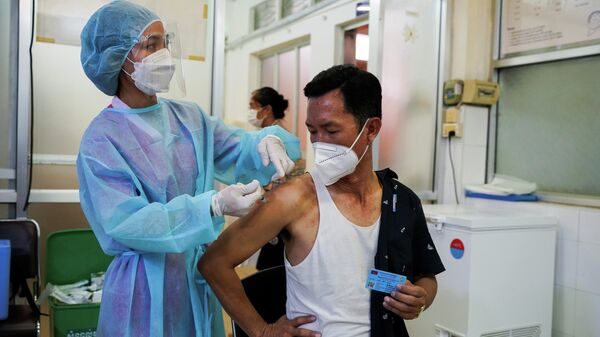 La vacunación contra el COVID en Camboya - Sputnik Mundo