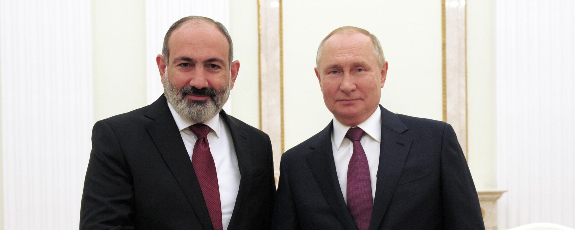 El presidente ruso, Vladímir Putin, y el primer ministro armenio, Nikol Pashinián - Sputnik Mundo, 1920, 01.04.2022