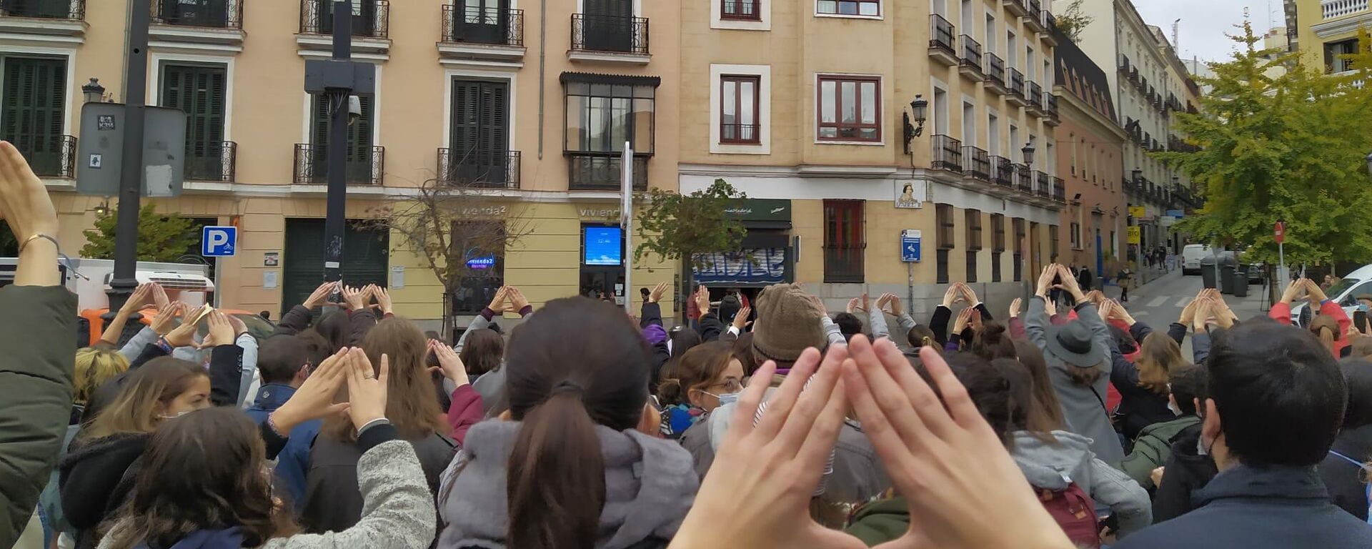 Protesta en Madrid contra las violaciones mediante la sumisión química - Sputnik Mundo, 1920, 25.11.2021