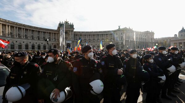 Protestas en Austria contra las restricciones relacionadas con el COVID-19 - Sputnik Mundo