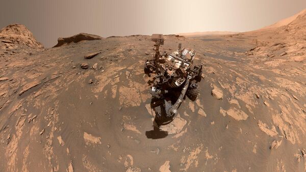 Una selfi del róver Curiosity tomada en Marte - Sputnik Mundo