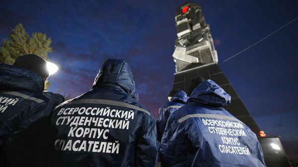 Socorristas en el lugar de la explosión de metano en la mina Listvyazhnaya, ubicada en la provincia rusa de Kémerovo, Siberia - Sputnik Mundo