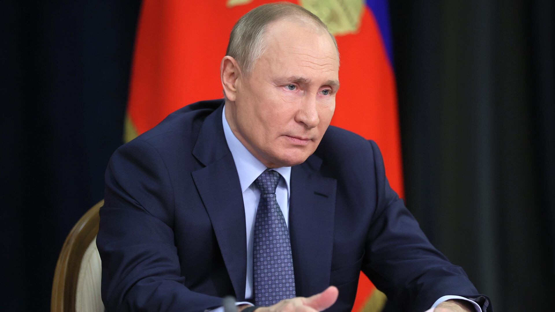 El presidente de Rusia, Vladímir Putin, durante una reunión sobre asuntos económicos, el 7 de diciembre de 2021 - Sputnik Mundo, 1920, 13.12.2021