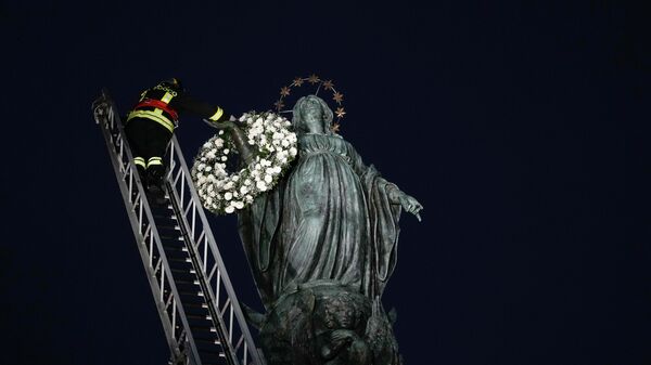La estatua de la Virgen María en Roma - Sputnik Mundo