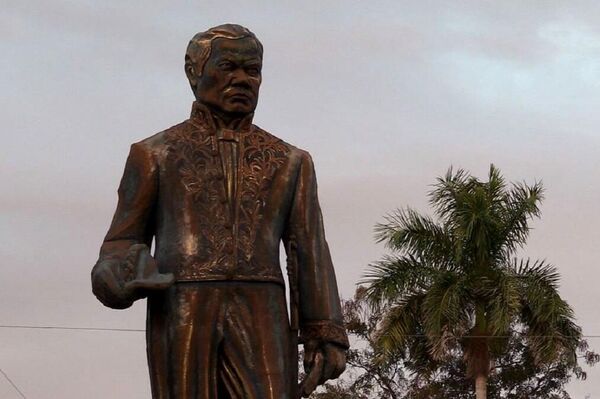 Monumentos a Rubén Darío en el Parque de los Poetas de la ciudad de León, Nicaragua - Sputnik Mundo