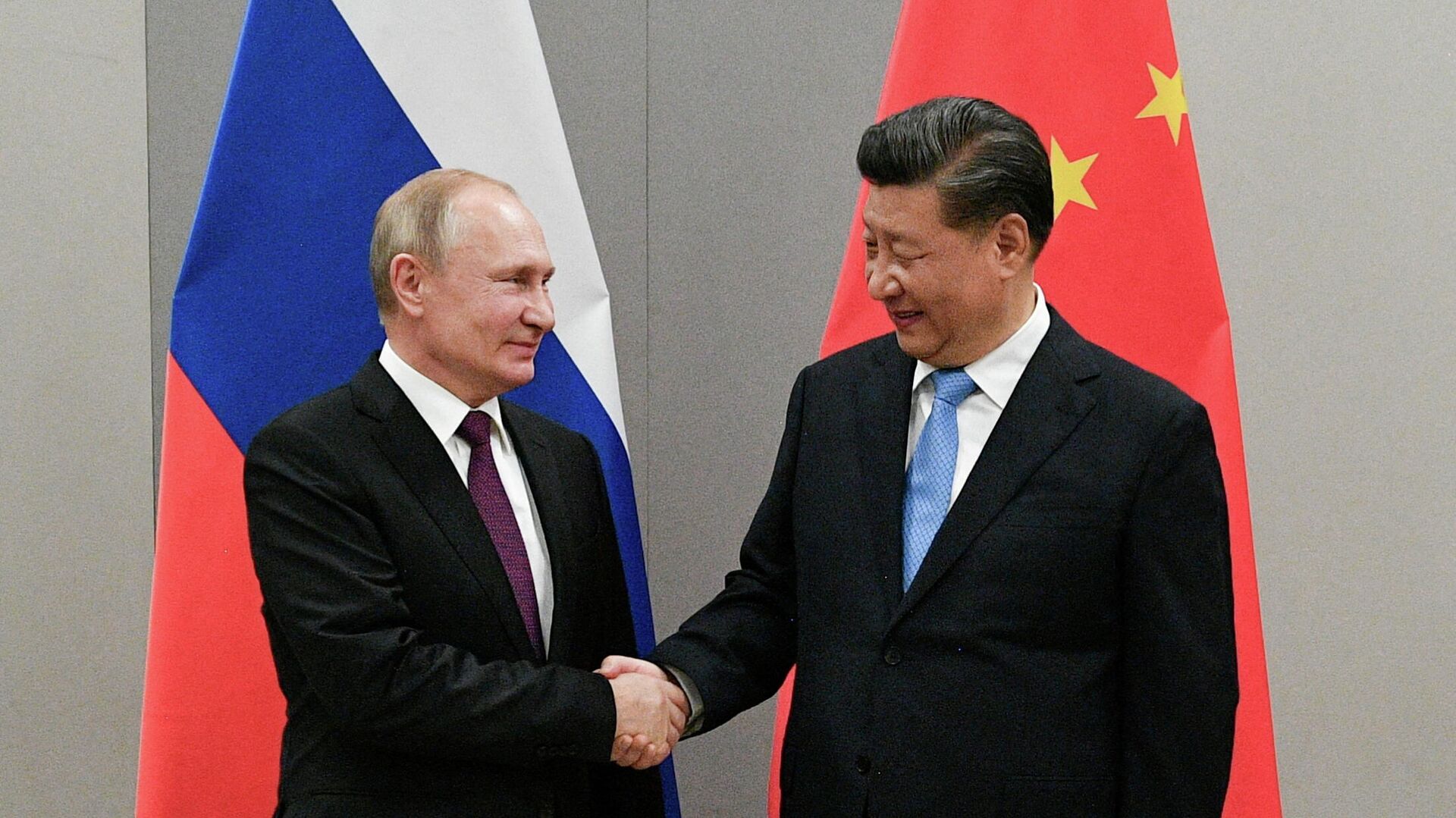 El presidente de Rusia y el presidente de China - Sputnik Mundo, 1920, 15.12.2021