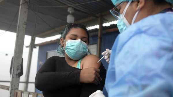 La vacunación contra el COVID en Perú - Sputnik Mundo