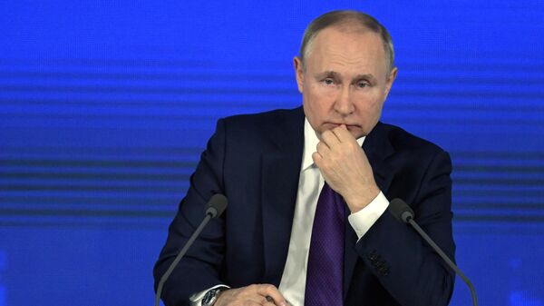 El presidente de Rusia, Vladímir Putin, en una rueda de prensa - Sputnik Mundo
