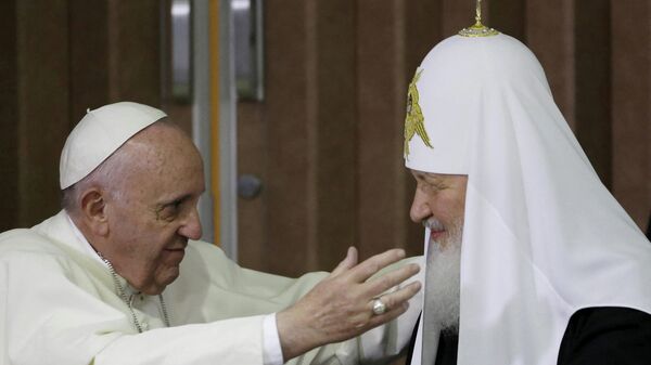 El patriarca Kiril y el papa Francisco - Sputnik Mundo
