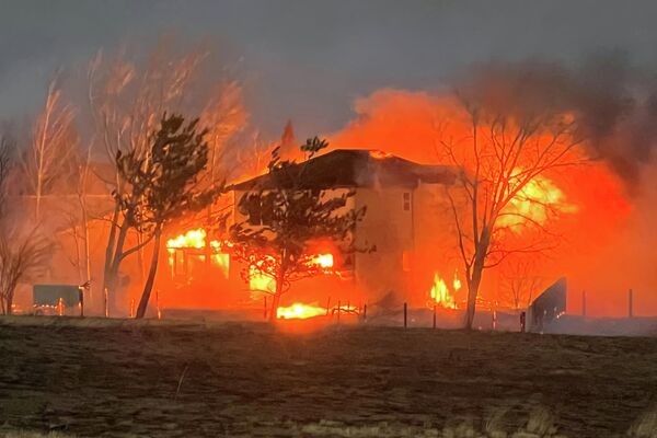 El incendio forestal en Superior, Colorado, EEUU, el 30 de diciembre de 2021 - Sputnik Mundo