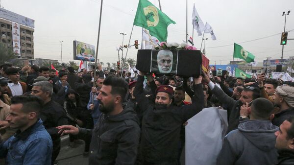 Manifestación en Irak por el segundo aniversario de la muerte de Qasem Soleimani - Sputnik Mundo