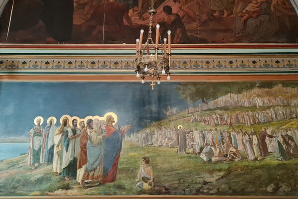 La mayoría del arte y el iconostasio de mayólica de la Catedral de la Santísima Trinidad fueron traídos desde Rusia como donaciones La mayoría del arte y el iconostasio de mayólica de la Catedral de la Santísima Trinidad fueron traídos desde Rusia como donaciones - Sputnik Mundo