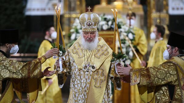 El patriarca ruso Kiril oficia la misa en la catedral moscovita de Cristo Salvador - Sputnik Mundo
