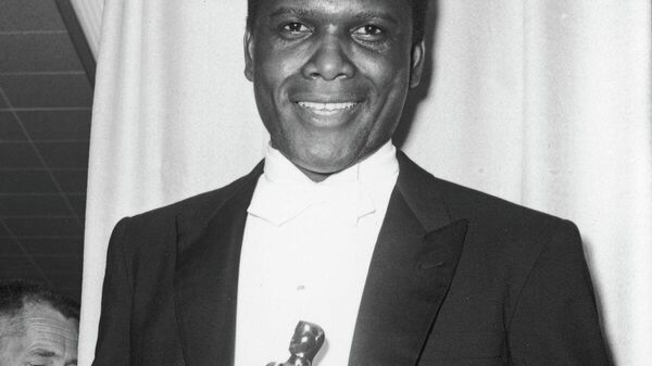 Sidney Poitier, el primer afroamericano en ganar un Oscar a mejor actor - Sputnik Mundo