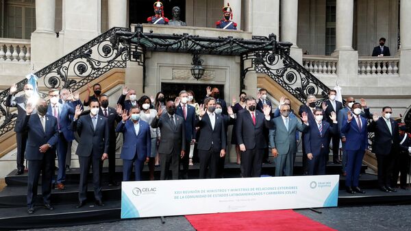 Foto familiar de la cumbre de la Celac realizada en Buenos Aires, Argentina, en enero de 2022 - Sputnik Mundo