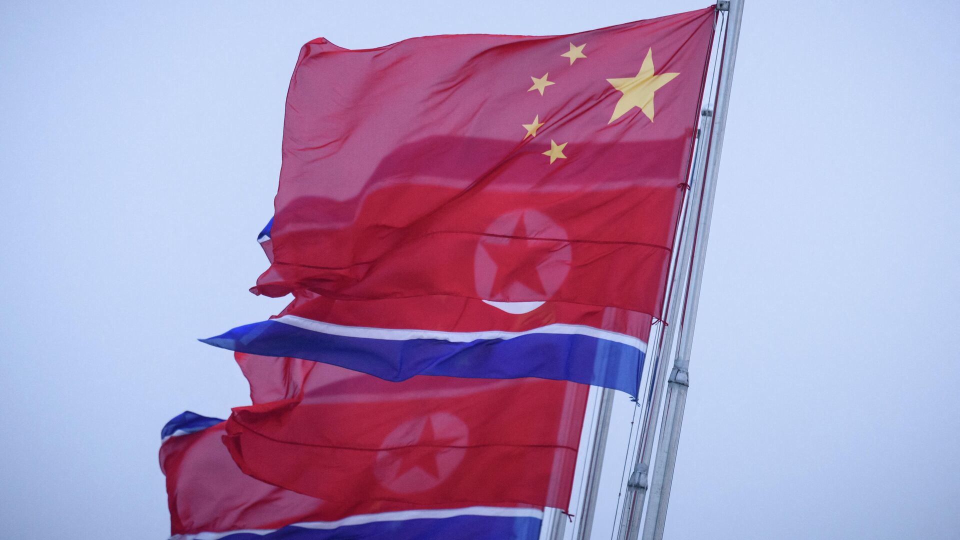 Banderas de China y Corea del Norte - Sputnik Mundo, 1920, 11.01.2022