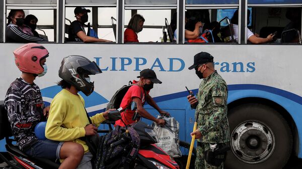 Un autobús en Filipinas - Sputnik Mundo