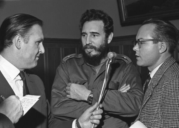 Fidel Castro da una entrevista a periodistas en Moscú, 13 de enero de 1964. - Sputnik Mundo